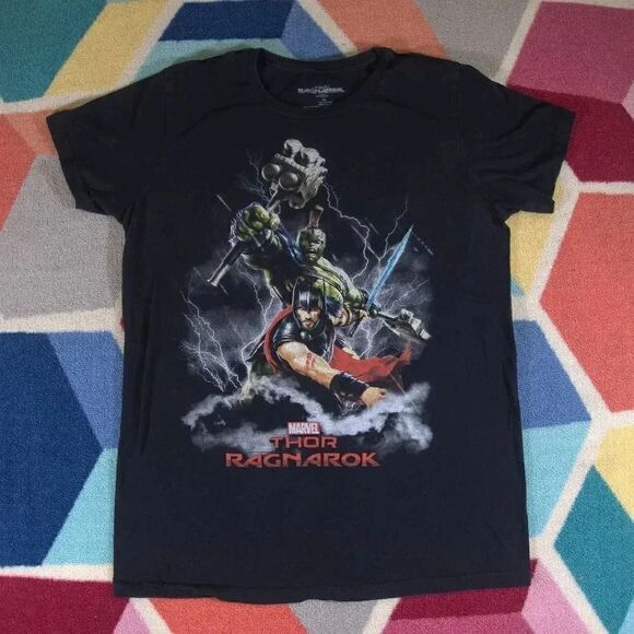 Marvel Thor Ragnarok Thor and Hulk T-shirt Size Medium - Picture 1 of 2